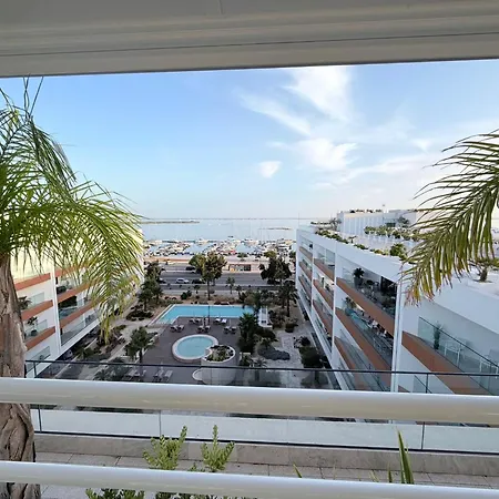 Waterfront Luxury & Heated Rooftop Pool *