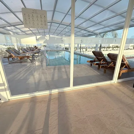 Waterfront Luxury & Heated Rooftop Pool